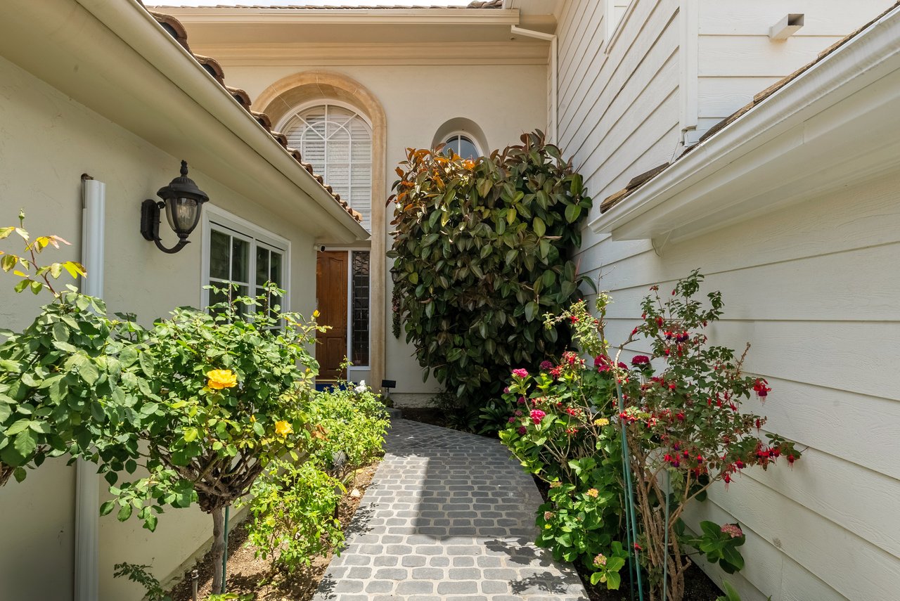 2282 Canyonback Rd, Brentwood