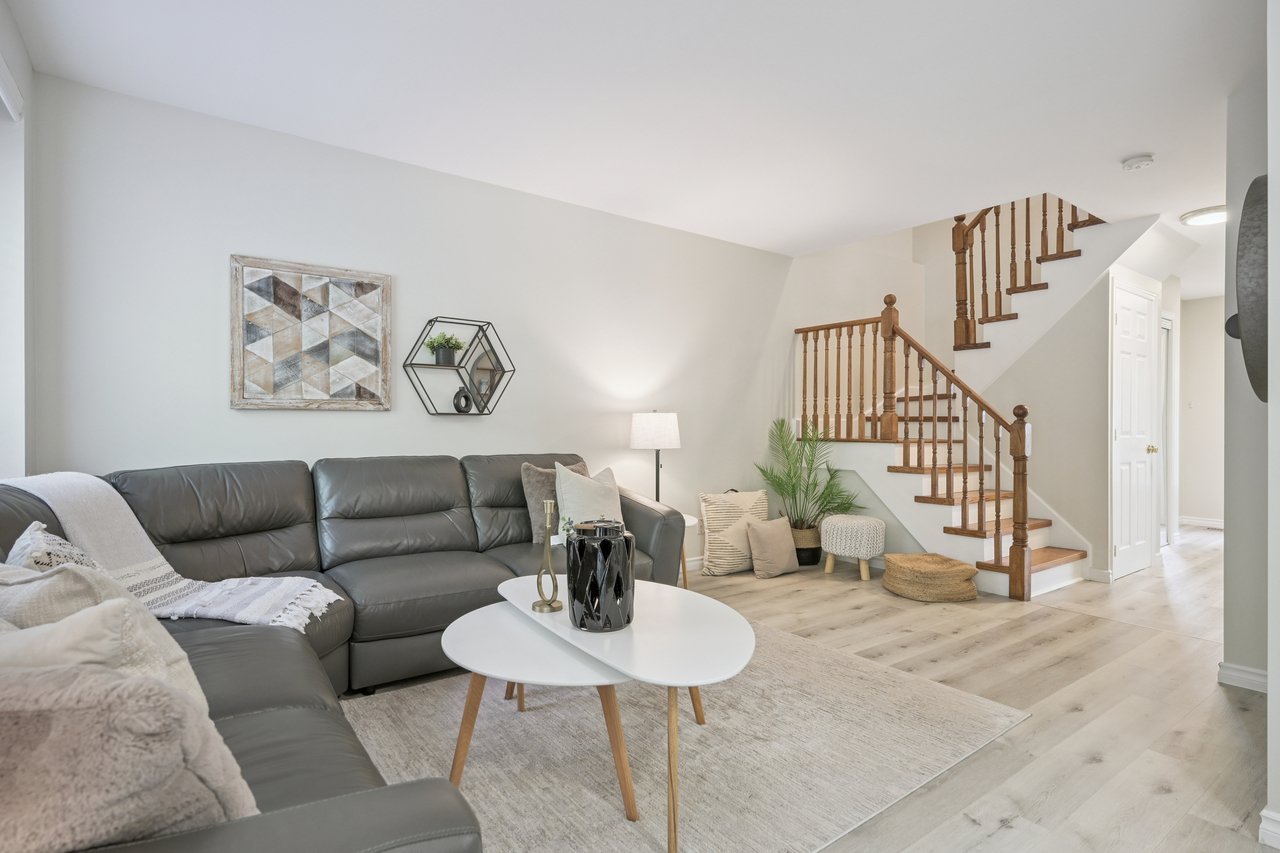 Updated Link Home on Ravine Lot