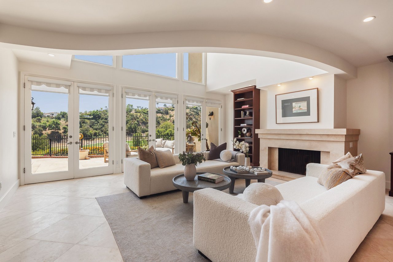 2125 Ridge Dr, Brentwood