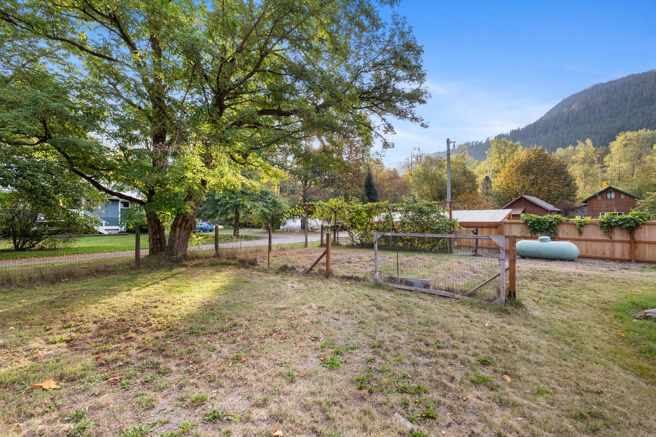 71636 NE. Old Cascade Hwy., Skykomish, WA 98288