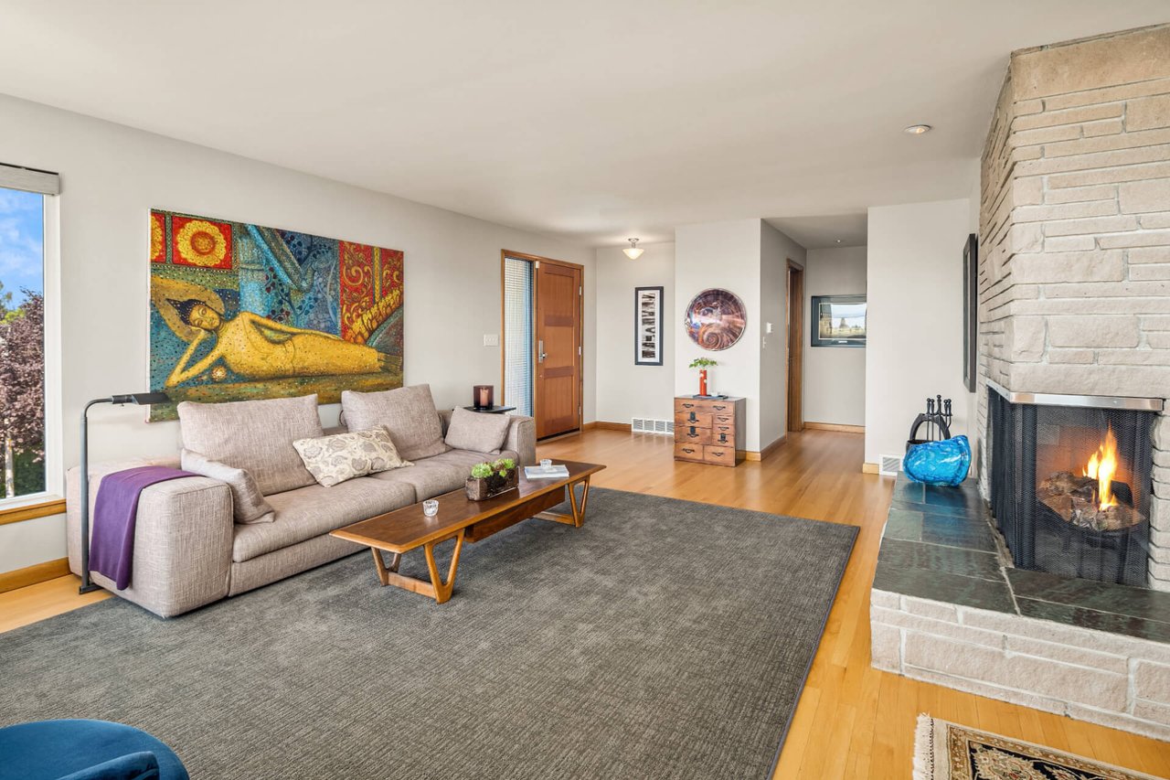 4105 SW Holly Street