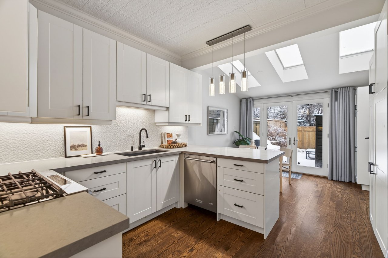 Standout Residence In Coveted Summerhill