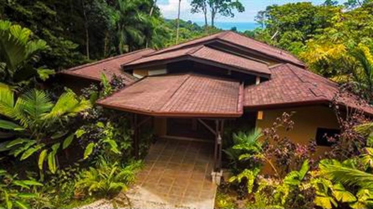 Jungle Villa with Infinity Pool, Uvita, Puntarenas