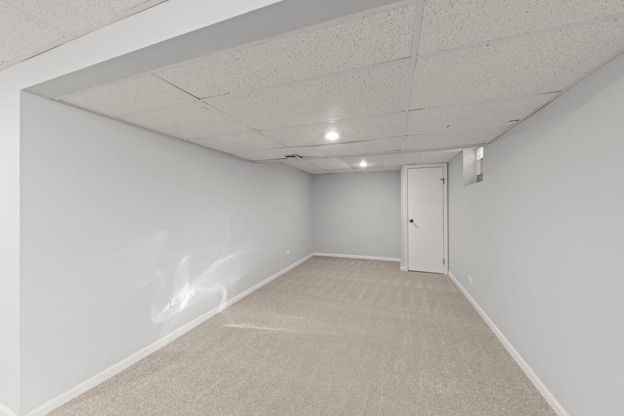 2240 Mecan Dr. Naperville