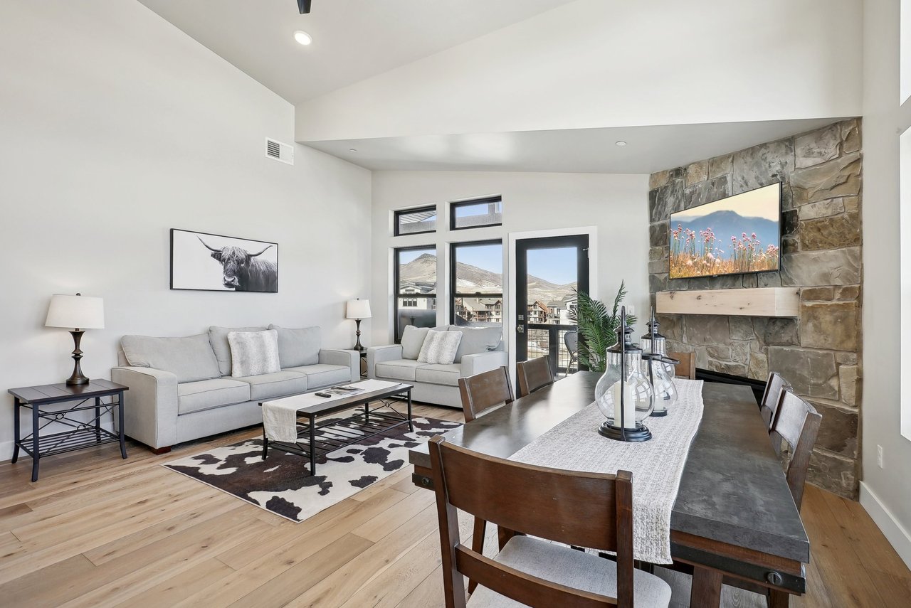 1145 W Helling Circle #304