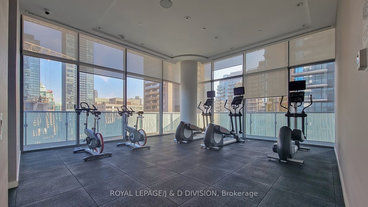 SKY-HGH LIVING PENTHOUSE