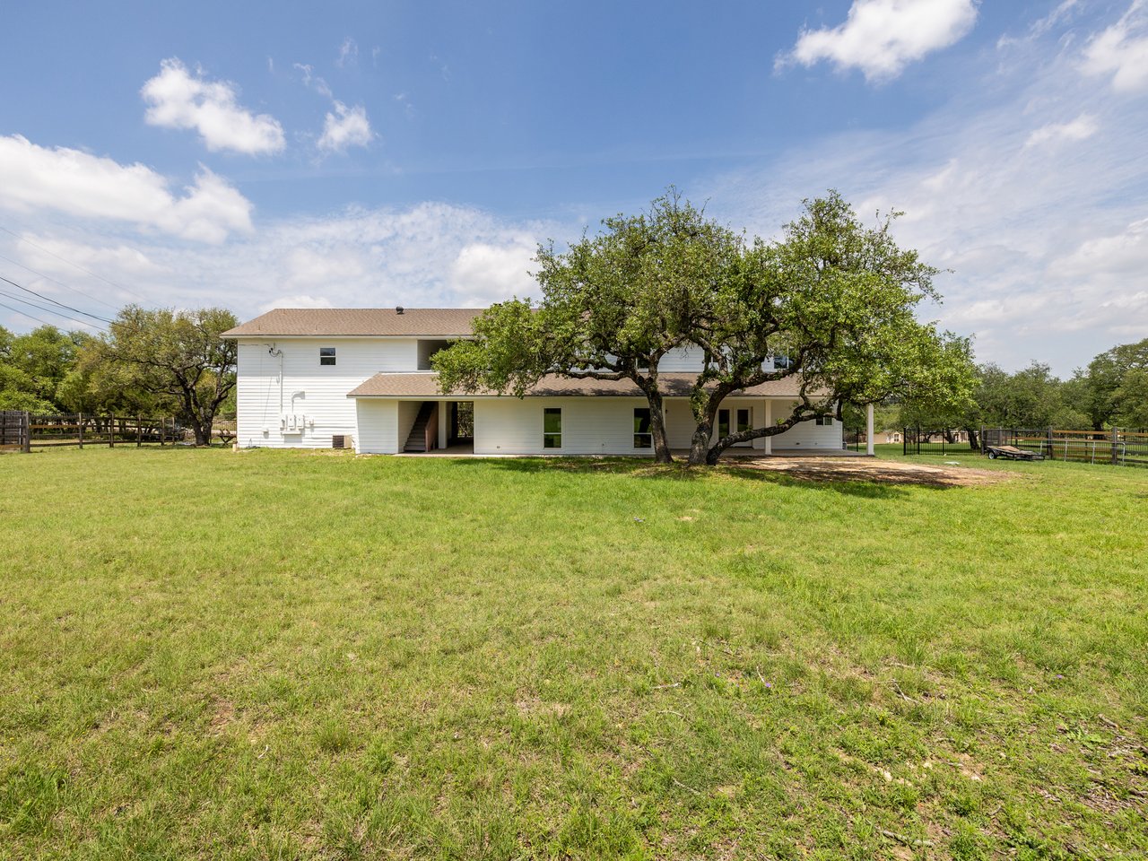 Fully Reimagined Hill Country Retreat w/ Private Guest Apartment + 3-Car Garage