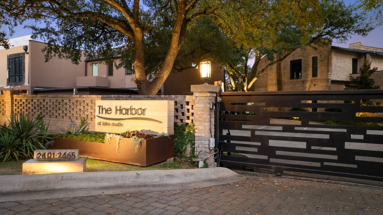 2431 Westlake Drive