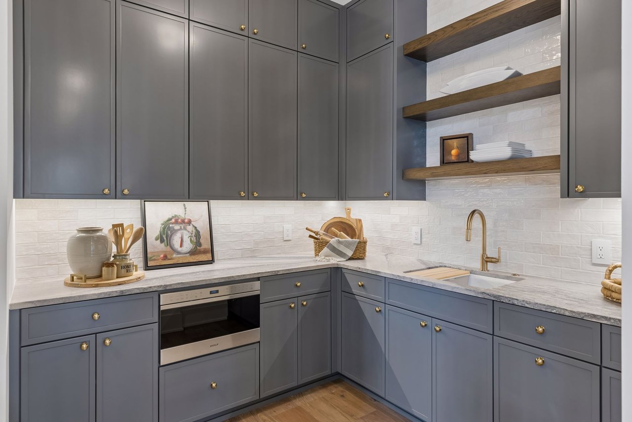 4909 Rolling Green Pkwy, Edina