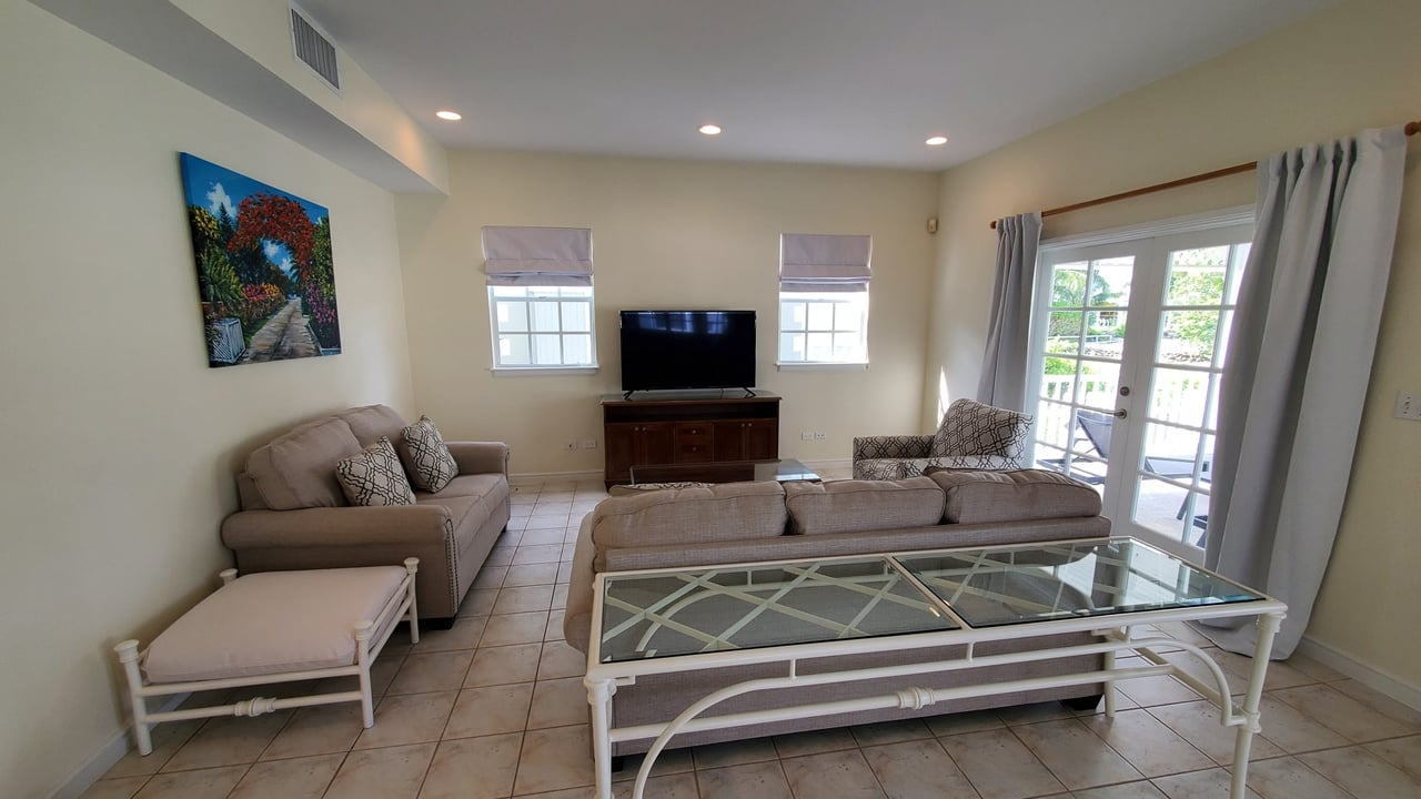 Sandyport | Expansive View Home 