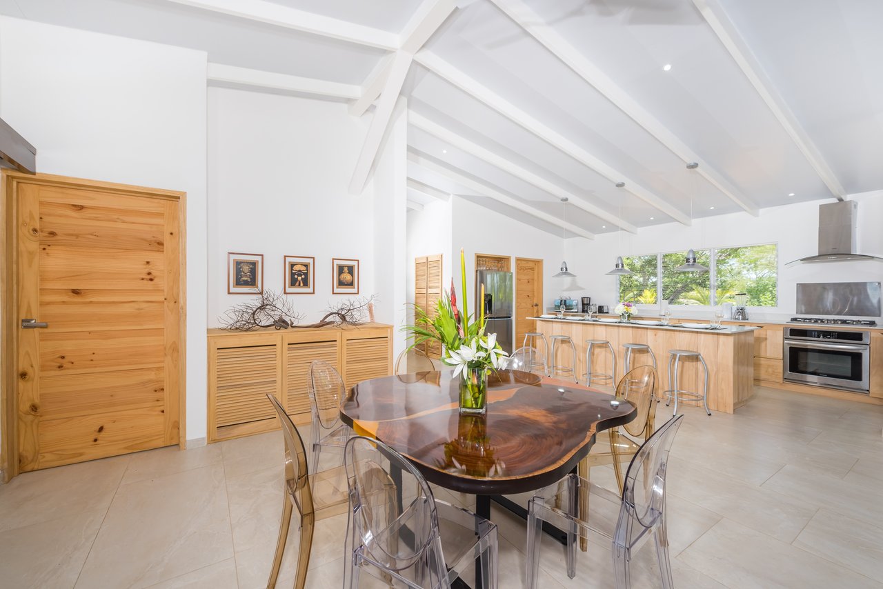 V-Lokamar Corona 1 | Exclusive 5-Bedroom Villa with Panoramic Pacific Ocean Views in Playa Grande