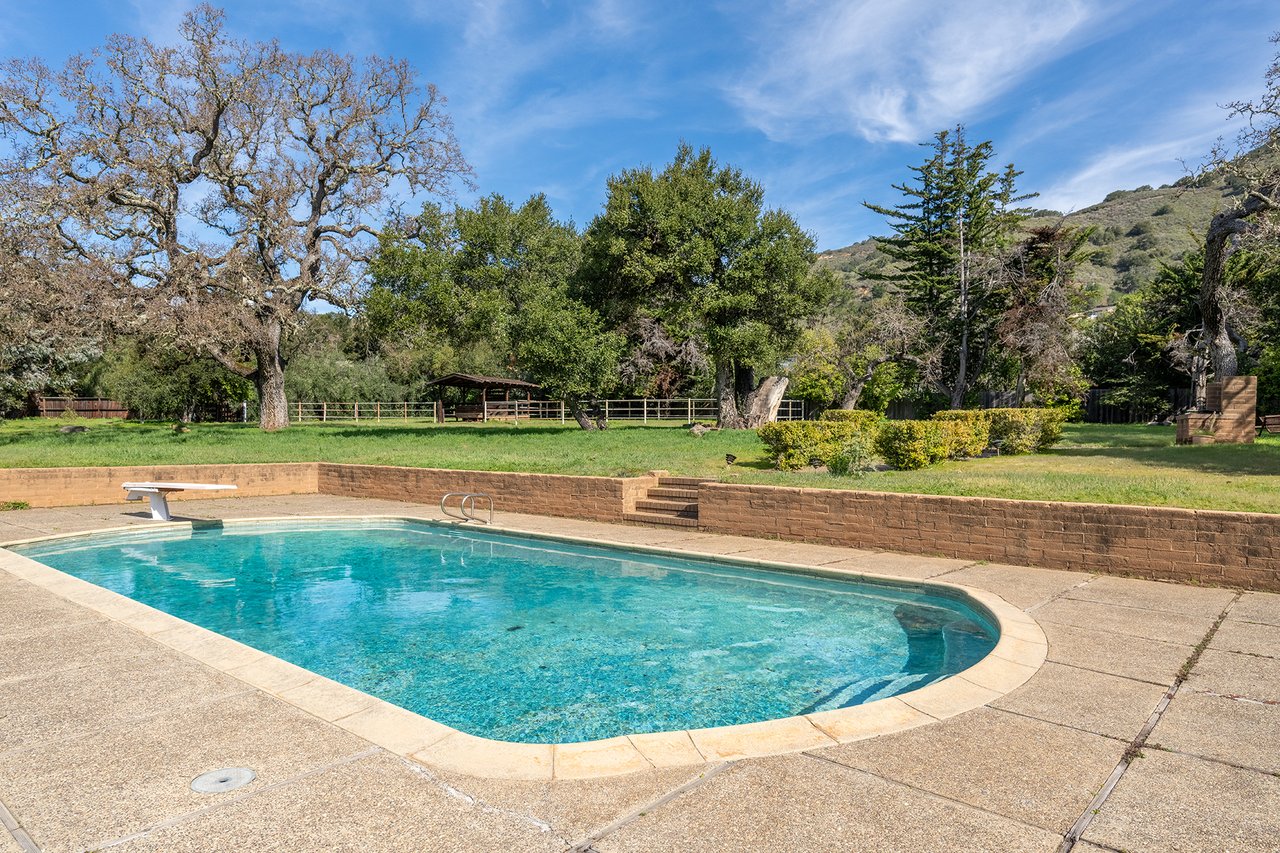 Carmel Valley Retreat - 10 Ring Lane