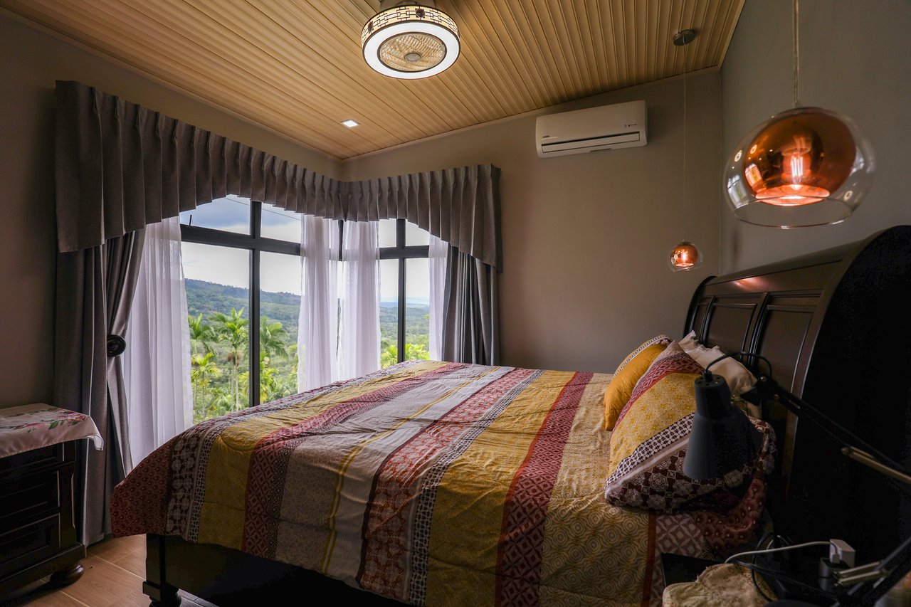 5-BEDROOM CHIRRIPO MOUNTAIN VIEW HOME WITH EASY ACCESS, PREMIUM FINISHES, FRUIT TREES AND LANSCAPED – 0.22 ACRES