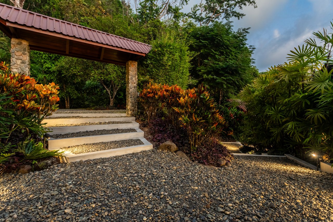 CasaPor Fin,Where the Rainforest Meets the Sea - Oceanview Luxury Estate