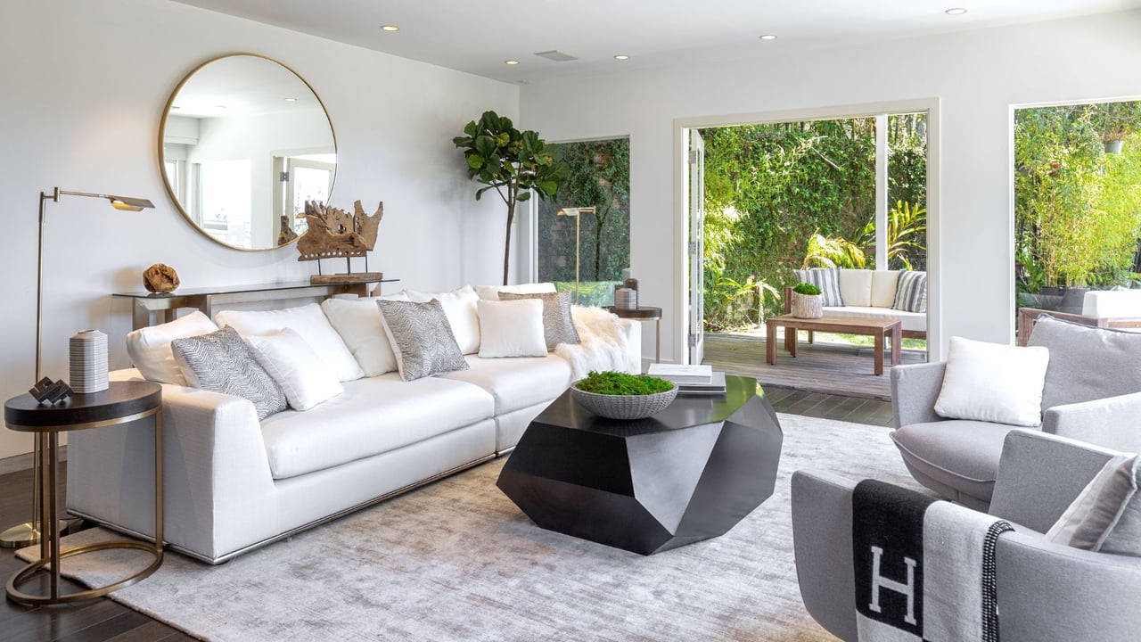 8713 Sunset Plaza Ter