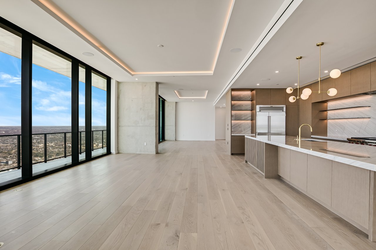 The Modern Sub-Penthouse #5402 North