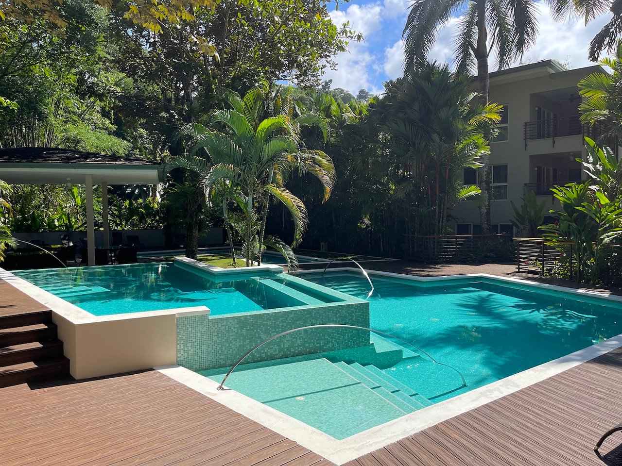 ELAN GROUND FLOOR 2 BEDROOM CONDO WITH BEACH ACCESS. UNIT 4E