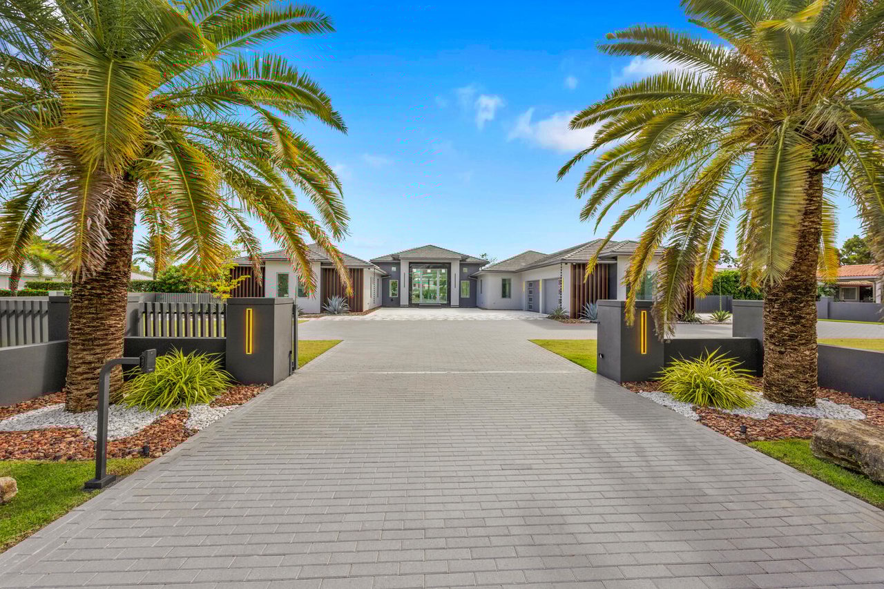 Your Private Resort - Everyday Of The Week