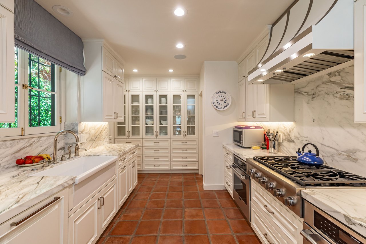 365 Comstock Ave, Little Holmby