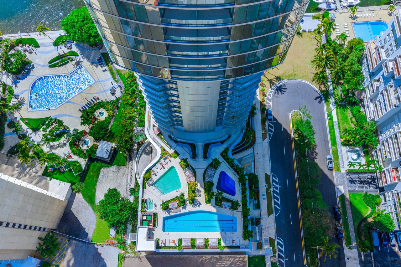 UNA Residences 3403