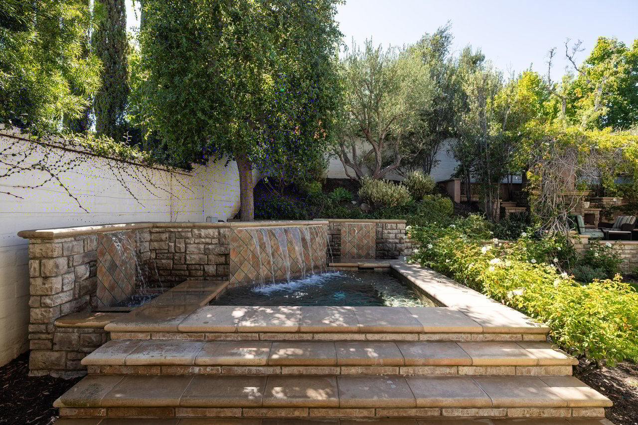 23 Gleneagles Drive