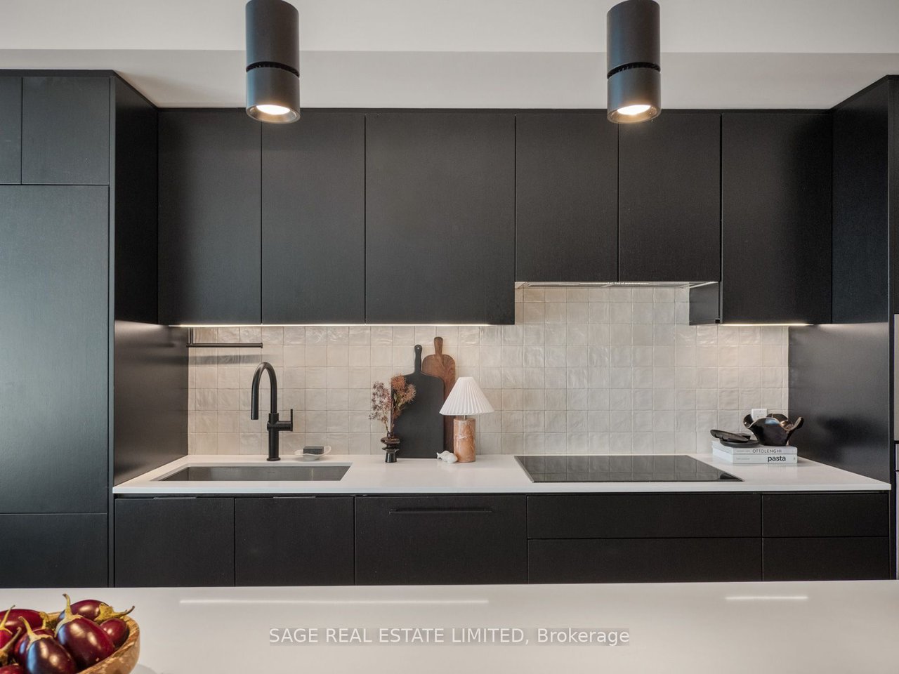 THE CARVALO ON COLLEGE PENTHOUSE