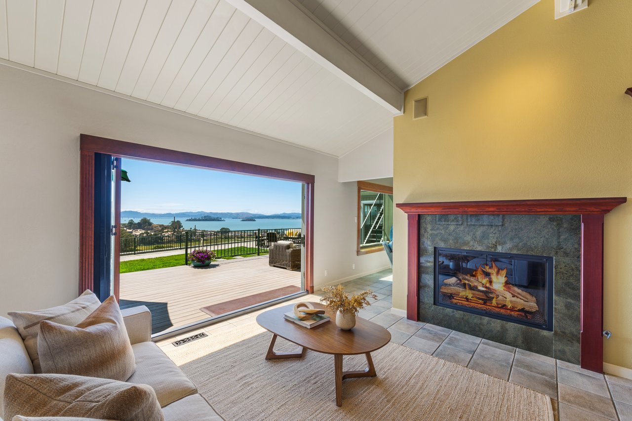 Sunny View Residence in Peacock Gap