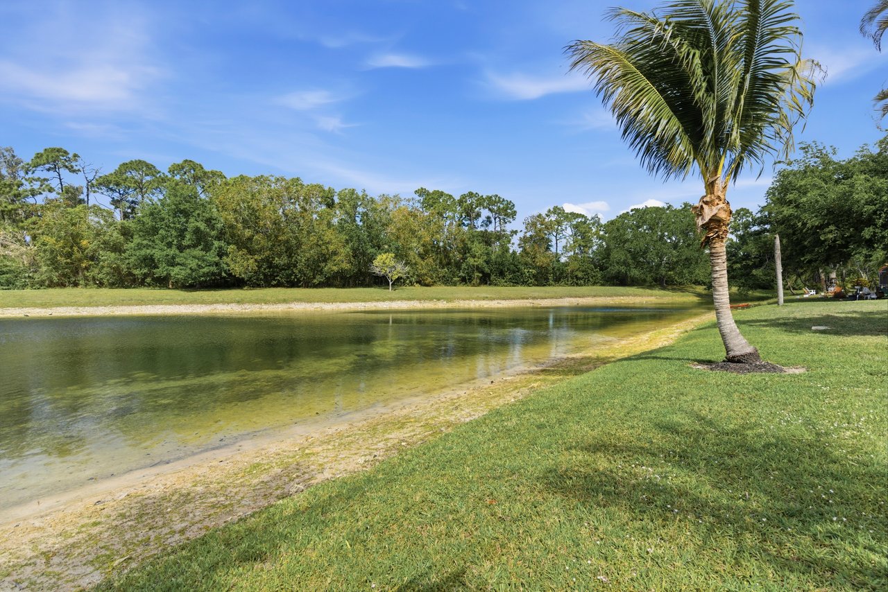 19184 Pine Run Ln - Three Oaks