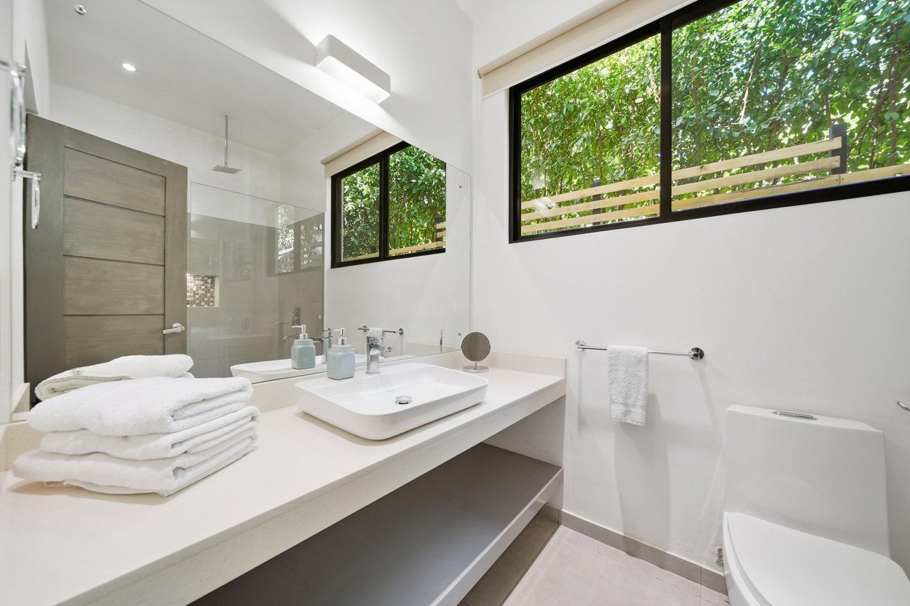 Casa Oasis | Modern Tropical Living Minutes from Tamarindo