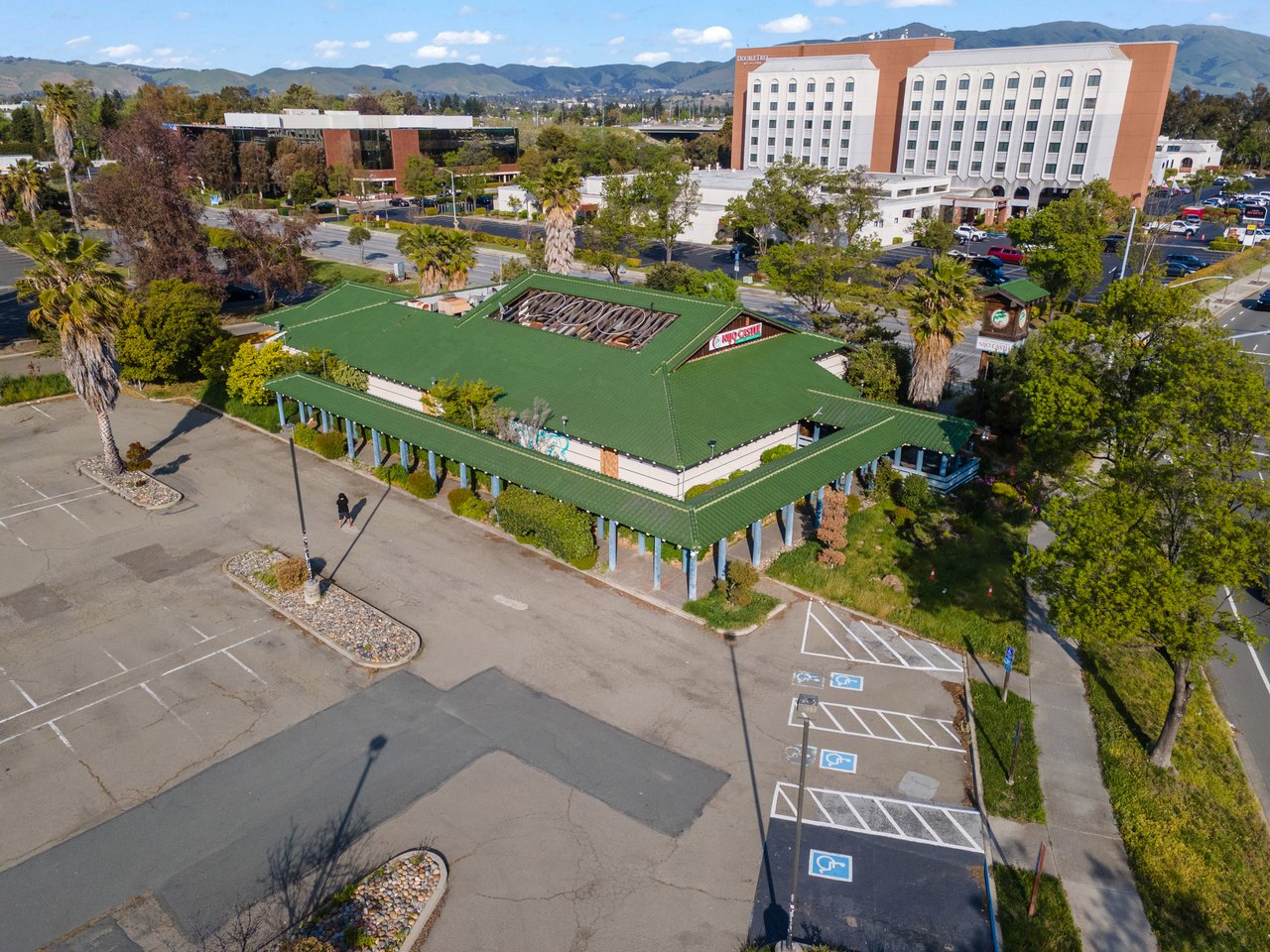 9,953 SF Restaurant For Sale - 1.66 AC