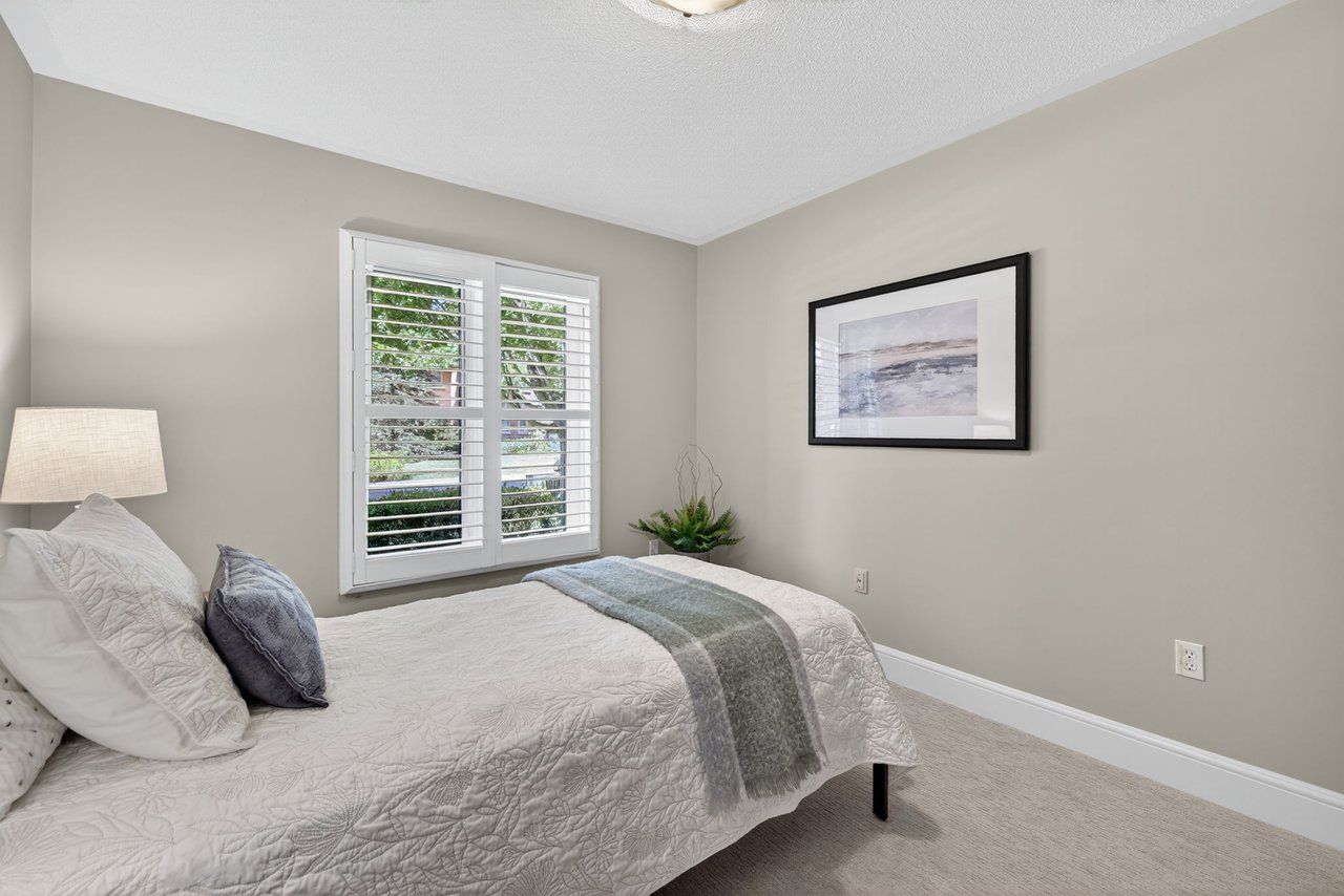 6 Falling Leaf Crt, Aurora