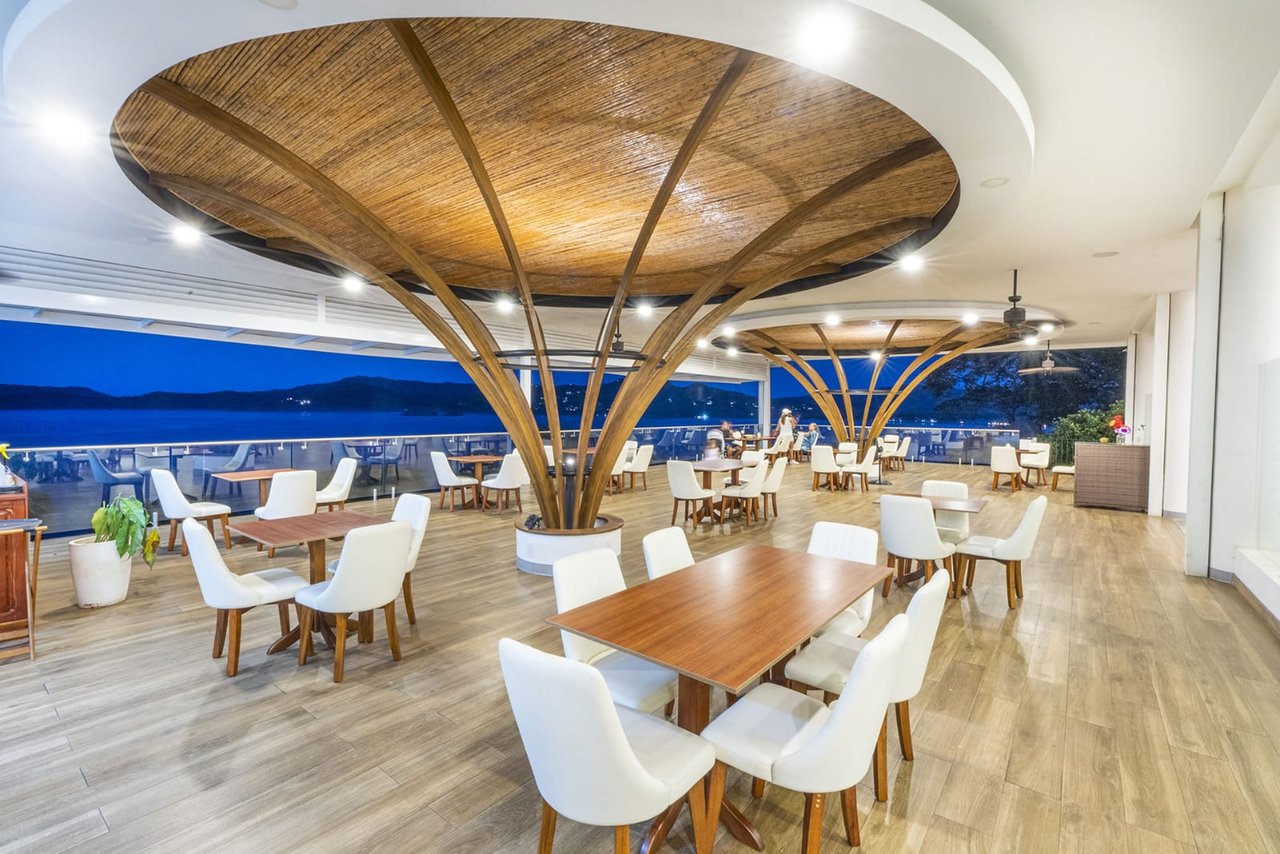 Dunama Flamingo Hotel & Casino | Oceanfront Boutique Hotel & Casino in Playa Flamingo with Private Beach Access and 47 Guestrooms!