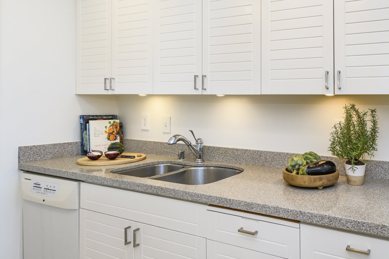 Charming Condo Offering Country Club Appeal