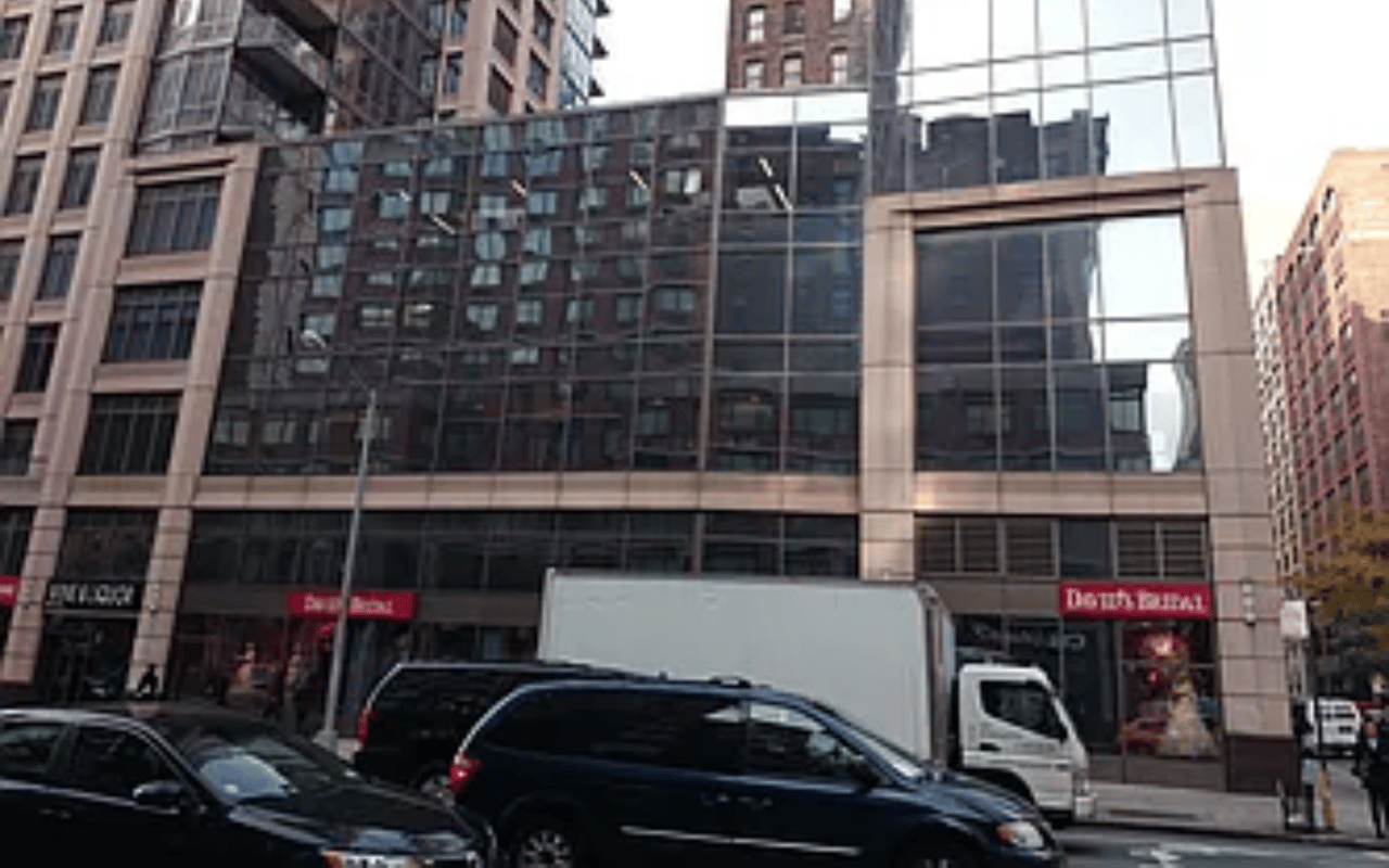 101 W 24th St Apt 11D