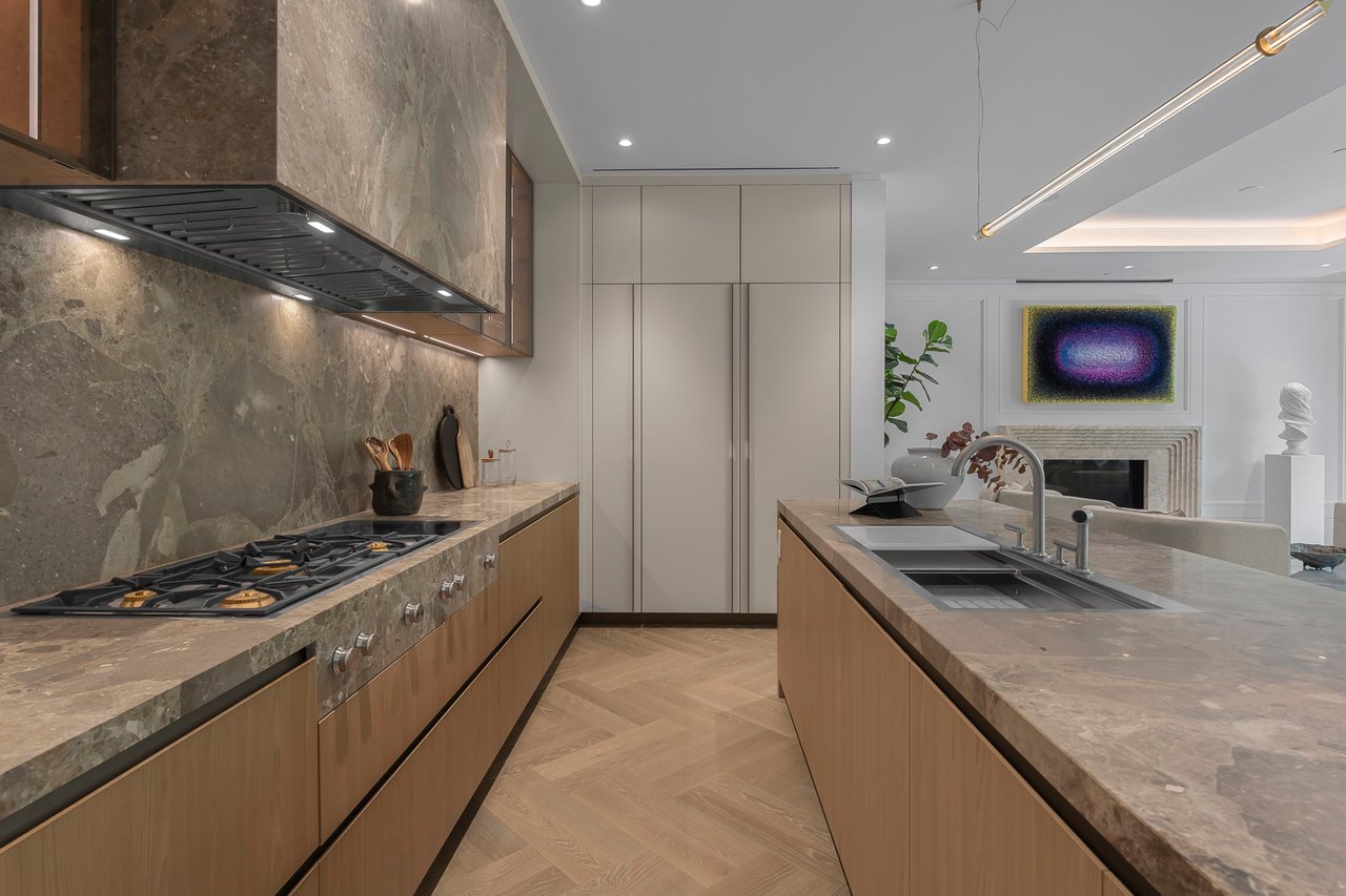 7 Dale Avenue #106