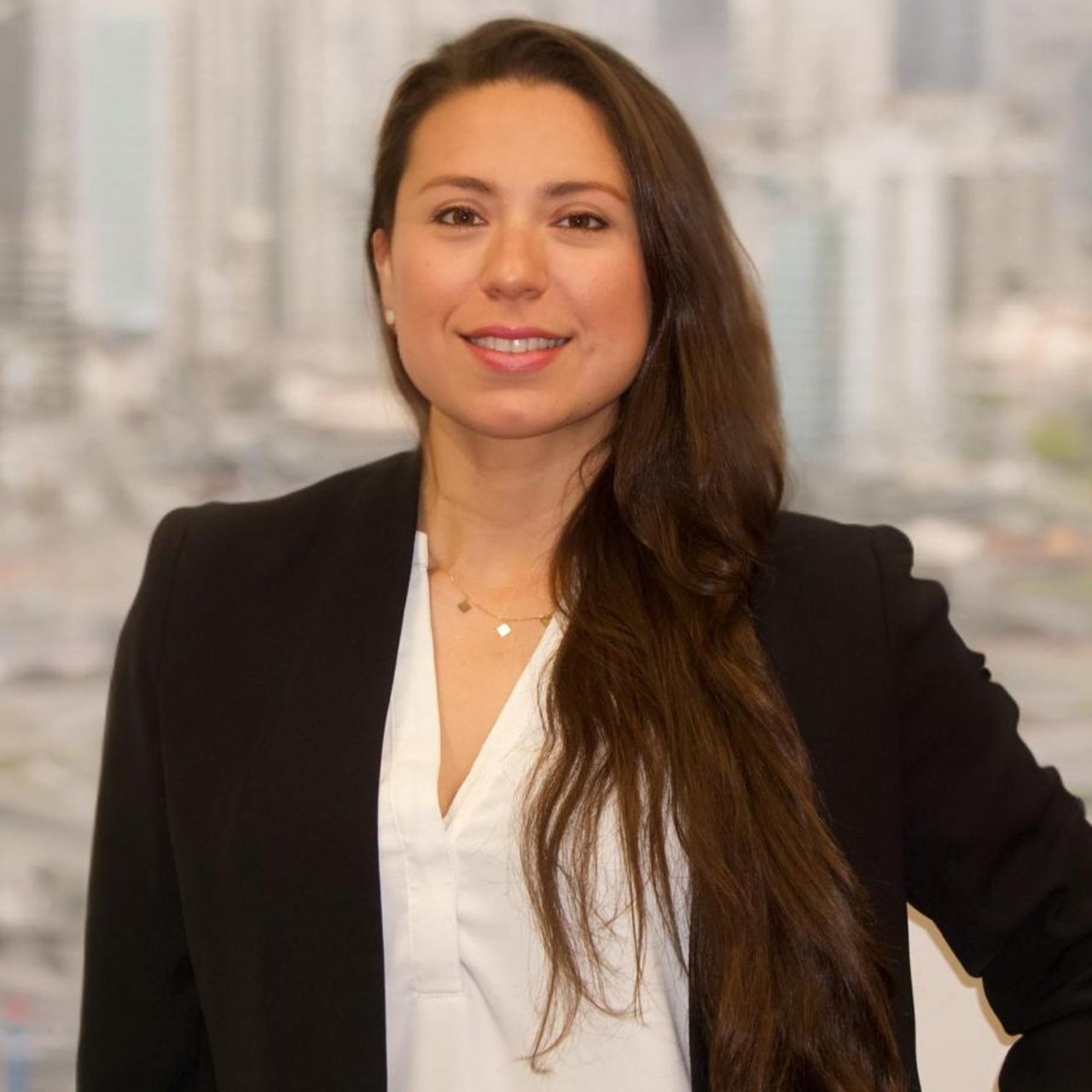 Jihan Batres Orlando, FL Real Estate Agent Headshot
