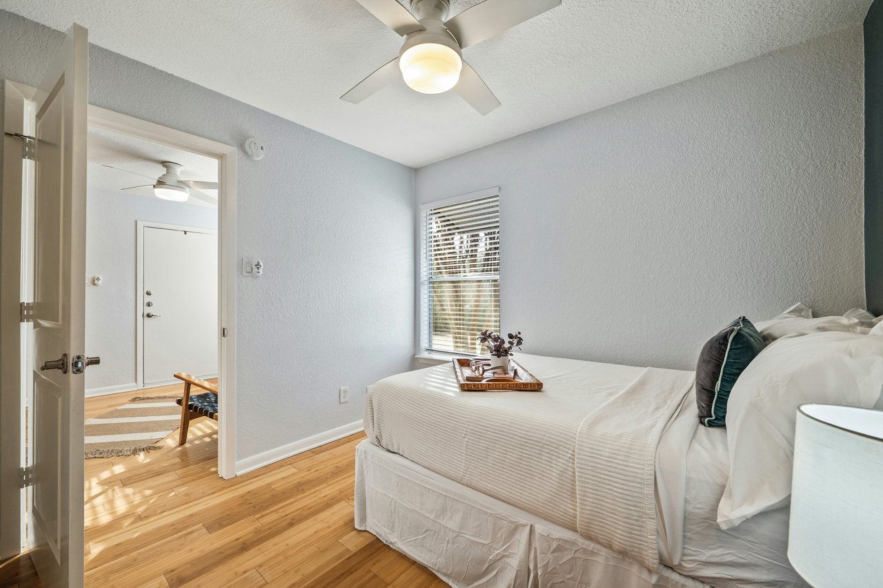 Stylish South Lamar Condo in Gated Ivy Condominiums – Prime Location with Top-Tier Amenities!