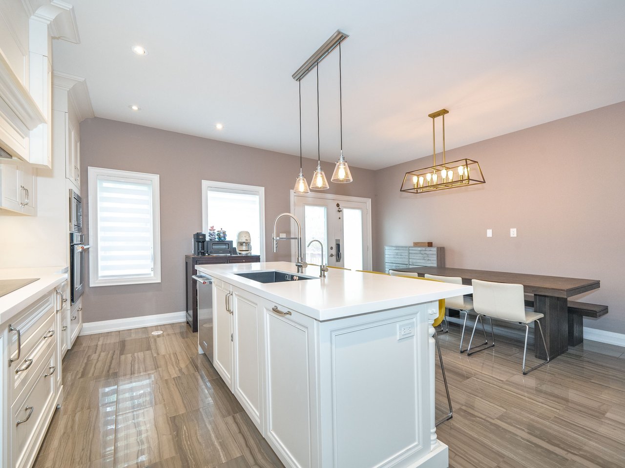 6 Point Pelee Lane