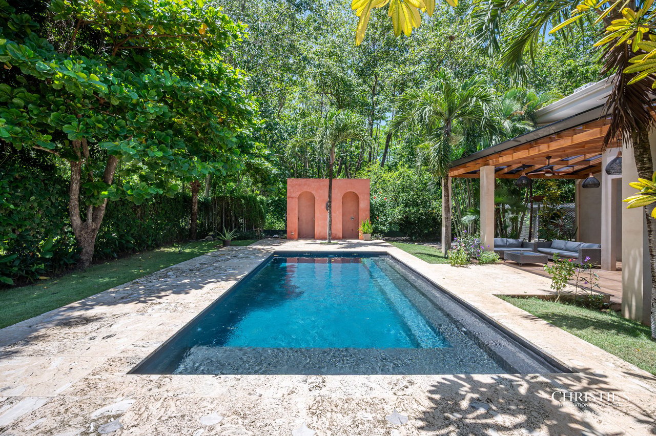 Casa Rosa | A Seaside Escape with a detached Casita in Playa Avellanas