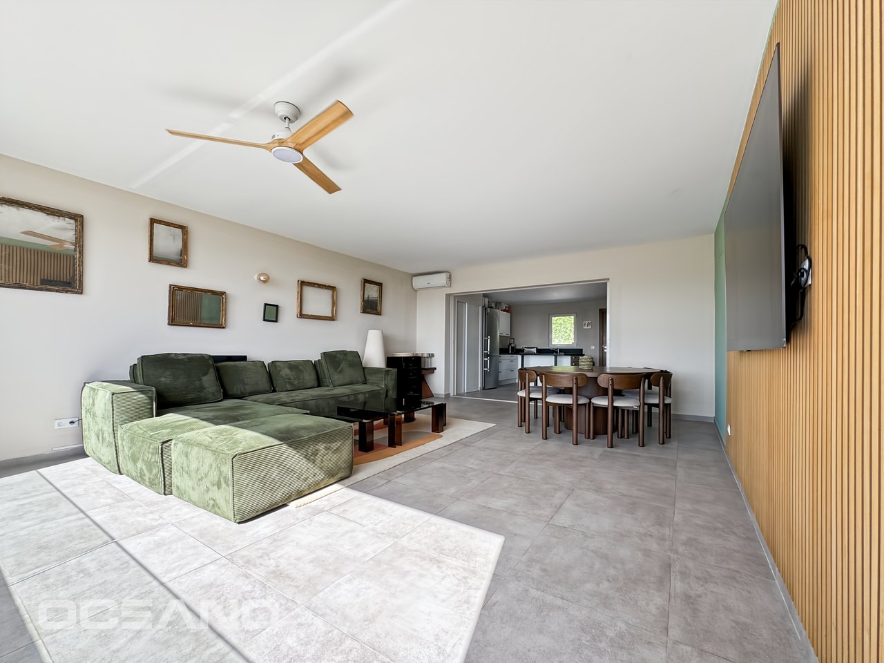 STUNNING 2-BEDROOM DUPLEX WITH ST. BARTHS VIEW – HAUTS DE LA BAIE