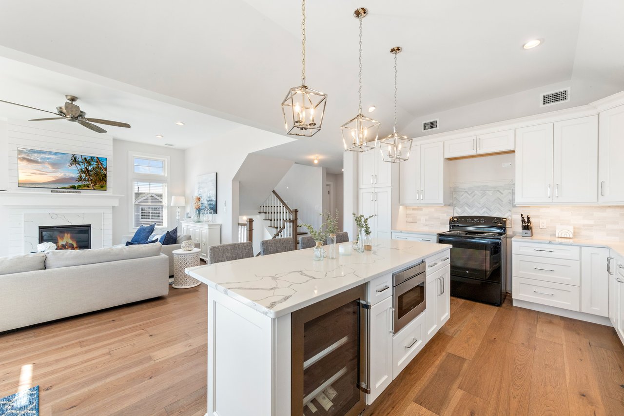 27 E Harmony Ave