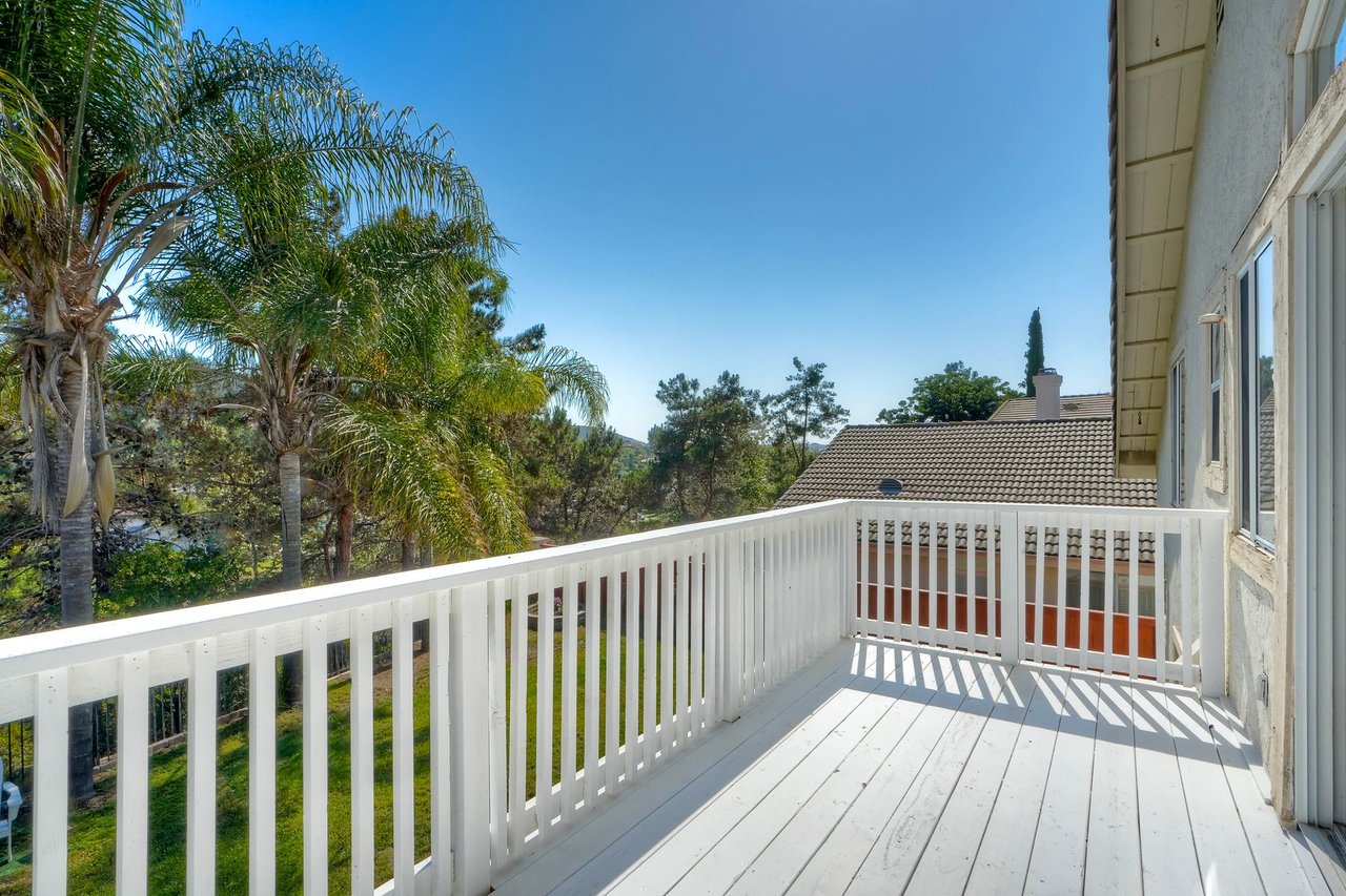 1025 Honeysuckle Dr