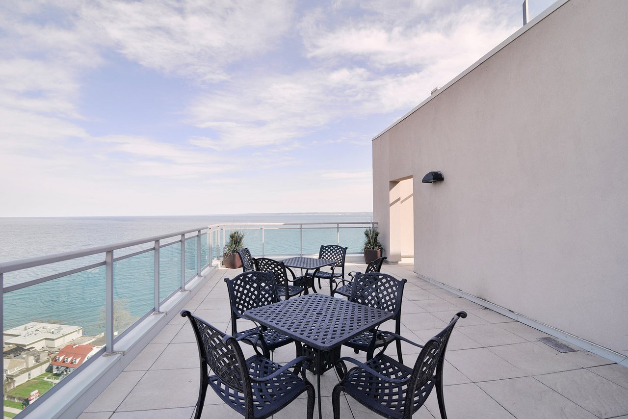 205 - 30 HAMILTON STREET S