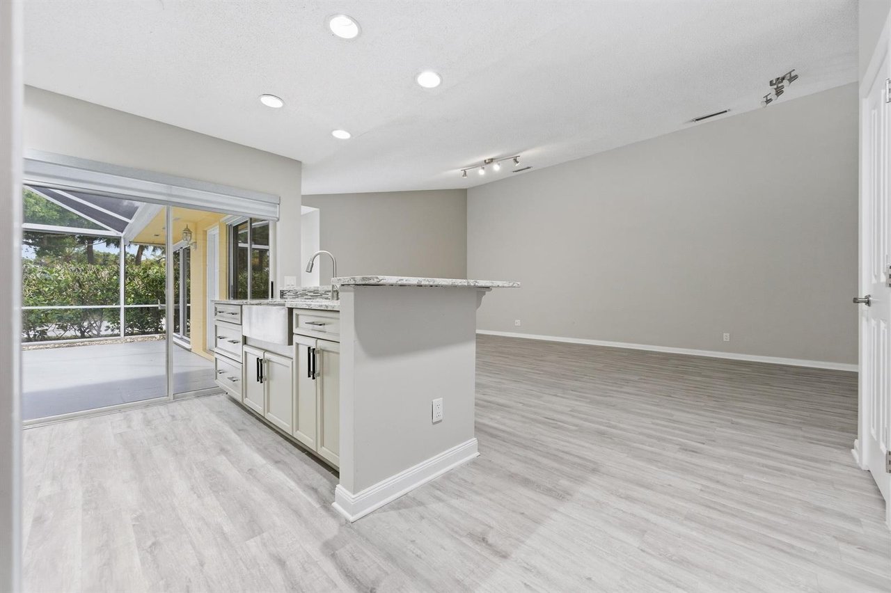 4904 Lake Catherine Dr