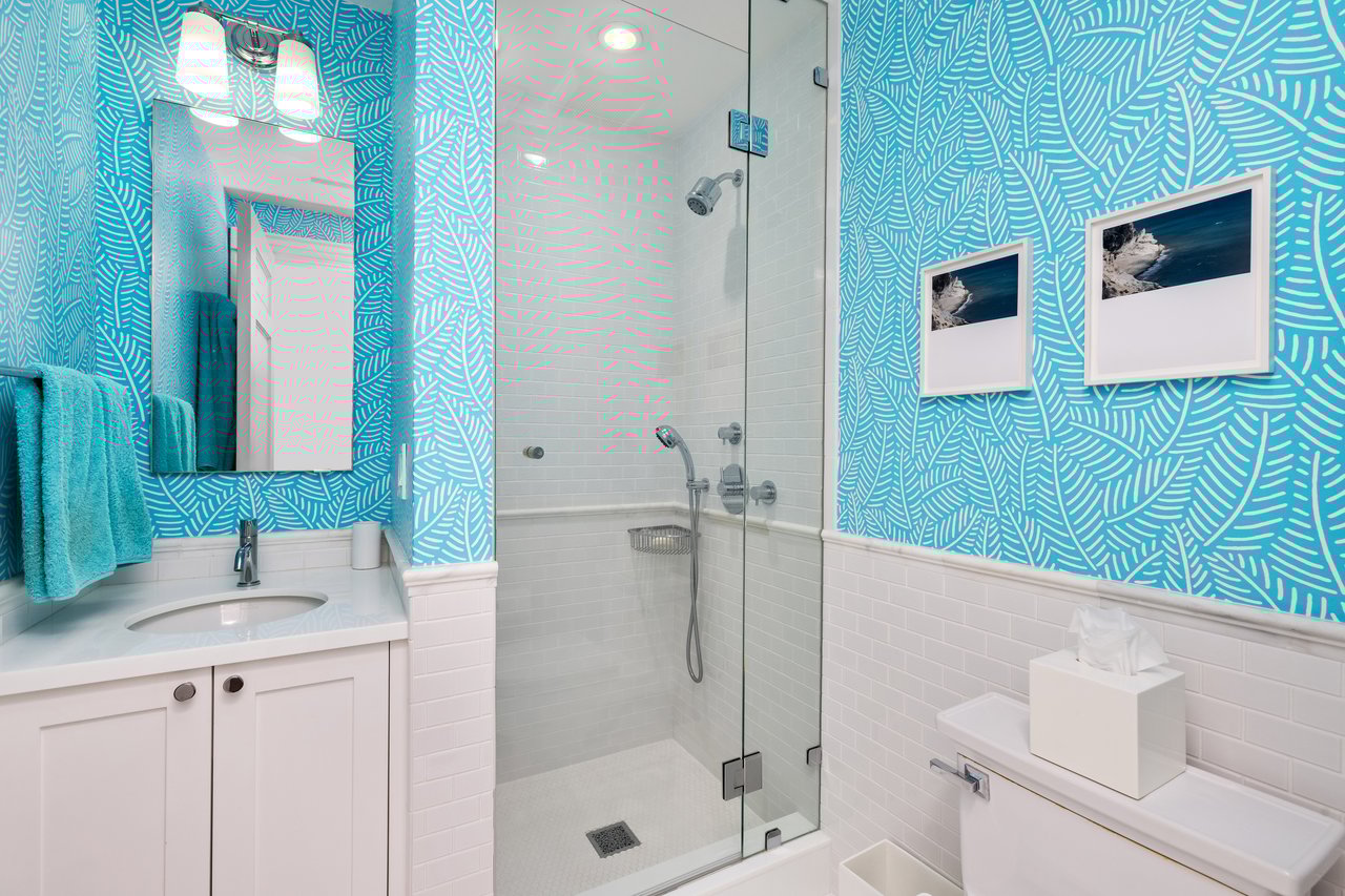 Georgian Waterfront Mansion on Everglades Island