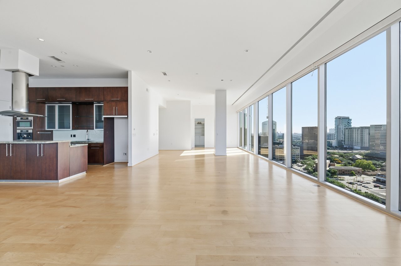 1600 Post Oak Blvd, #1903