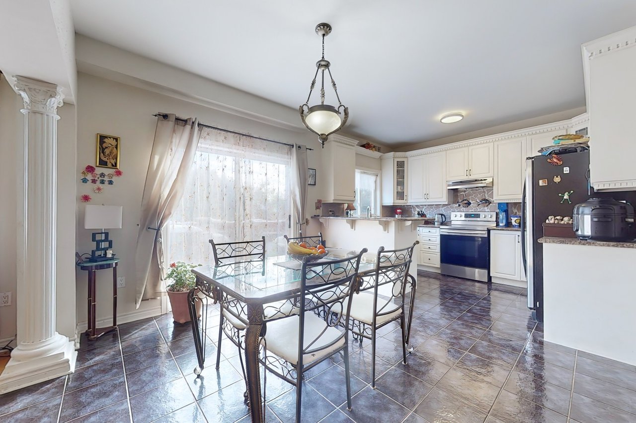 189 Humberland Dr