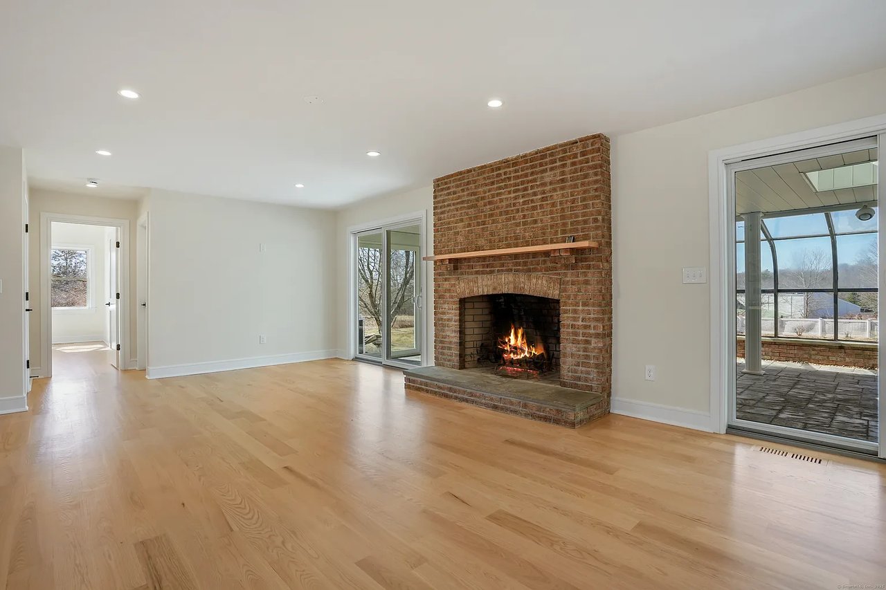 160 Old Hawleyville Rd