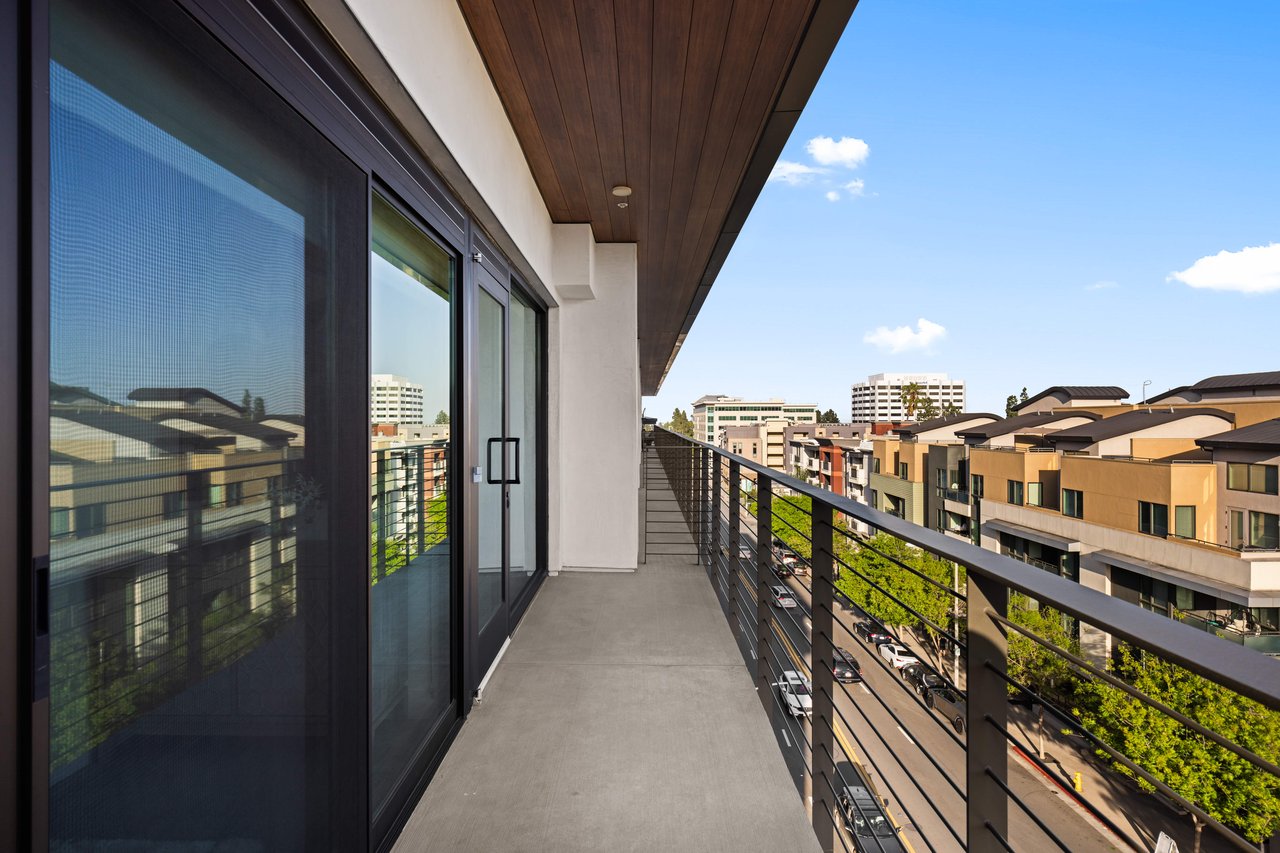 218 N El Molino #502