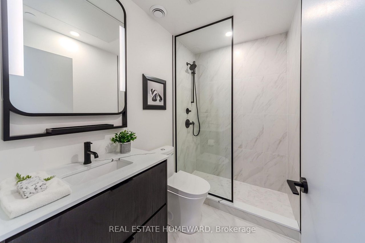 PENTHOUSE BY THE BEACHES 